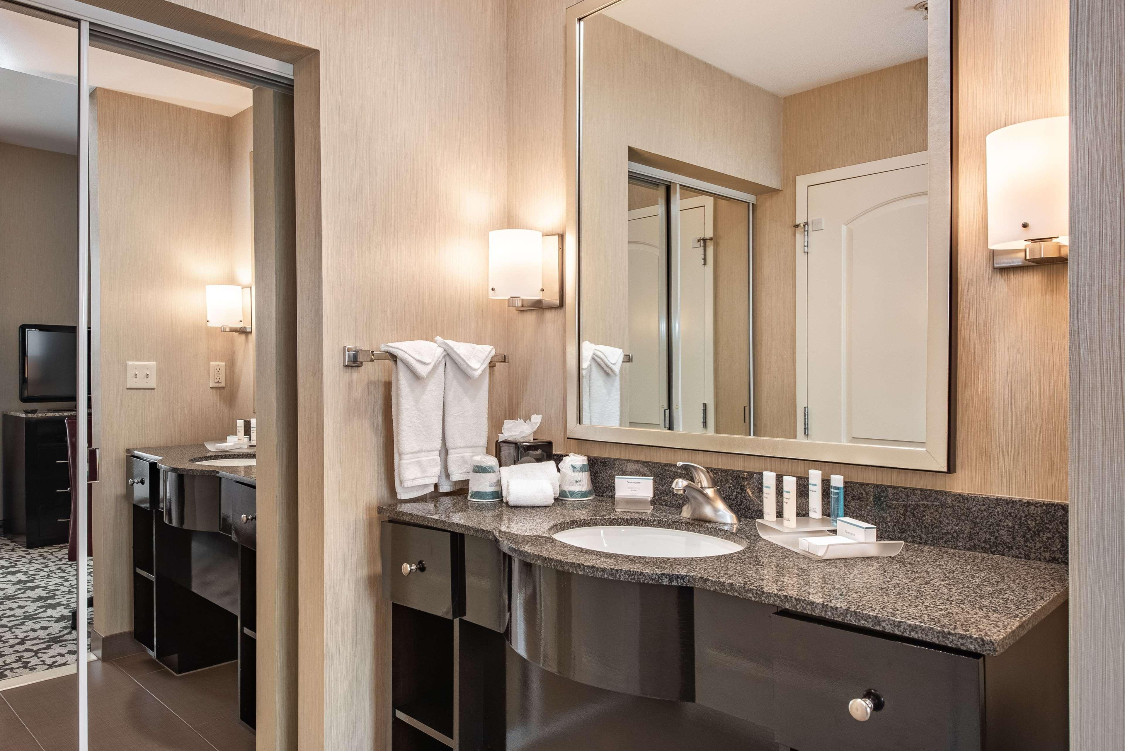 Homewood Suites By Hilton Oxnard/Camarillo Exterior photo
